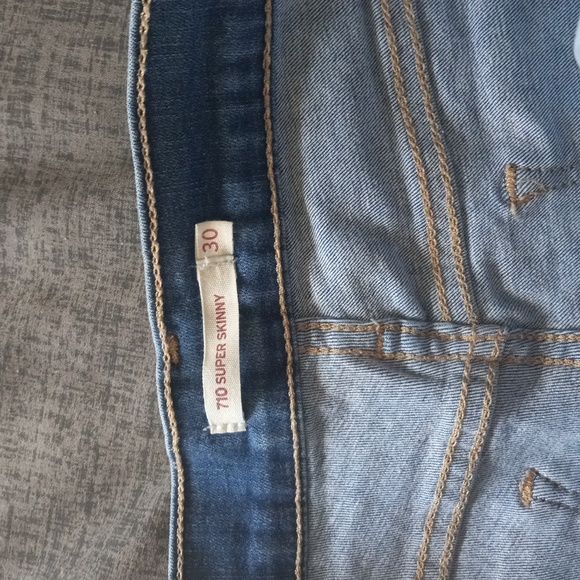 Levi's jeans - Picture 2 of 3